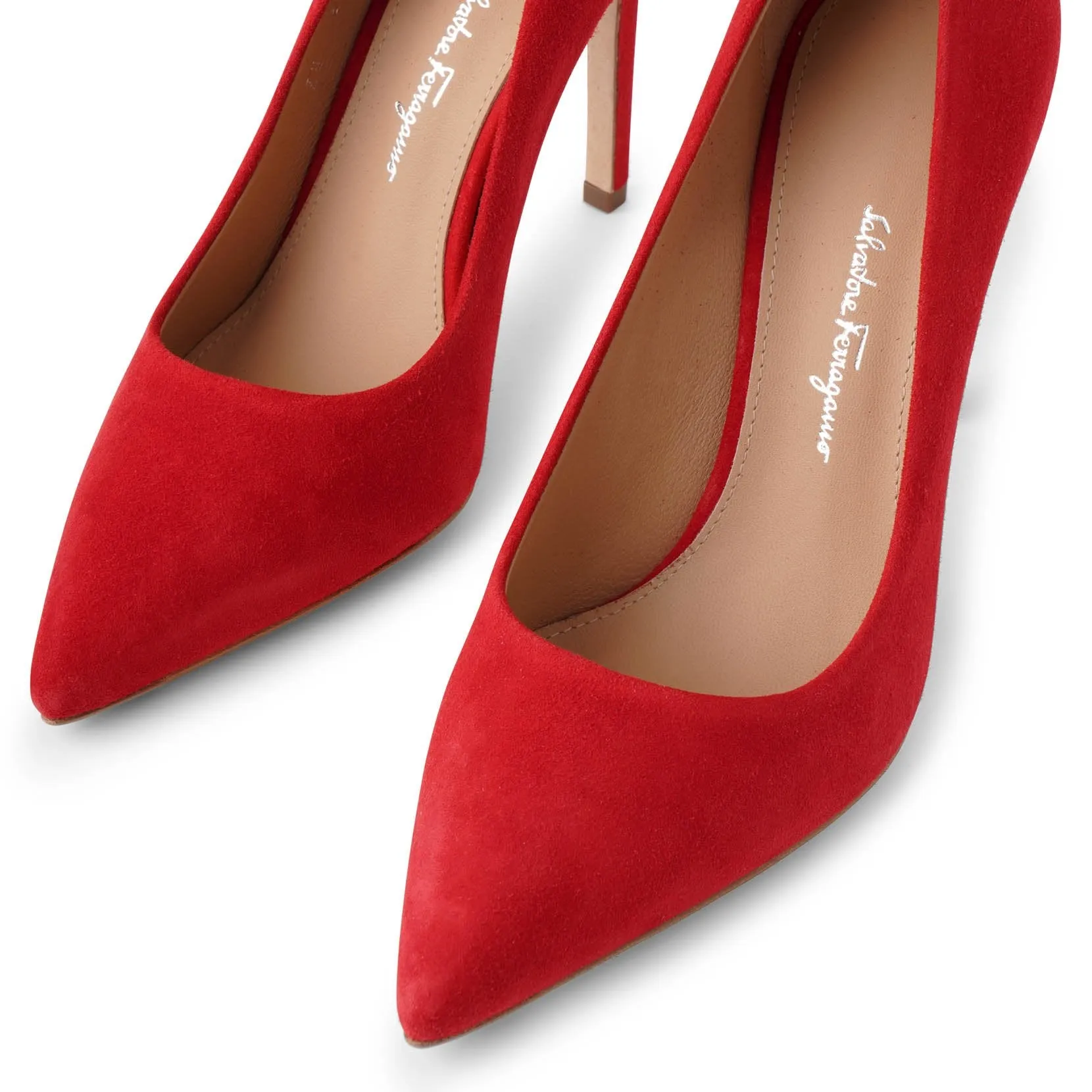 Ferragamo Lipstick 105 suede pumps